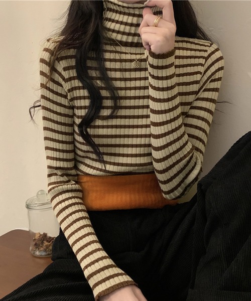 MILAE(ミレ)の「ボーダー柄裏起毛タートルネックニットトップス(ニット/セーター・レディース・ベージュ/イエロー/ホワイト/ブラウン/グリーン/グレー・FREE)」の4枚目の写真