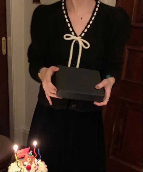 WEGO（ウィゴー）の「WEGO/ステッチリボンショートパフスリーブニット（ニット/セーター・レディース・パープル/レッド/ホワイト/ブラック・FREE）」の3枚目の写真