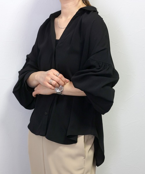 Aletta vita(アレッタビータ)の「前開きスキッパーブラウス(シャツ/ブラウス・レディース・ブラック/オフホワイト/チャコール・FREE)」の10枚目の写真