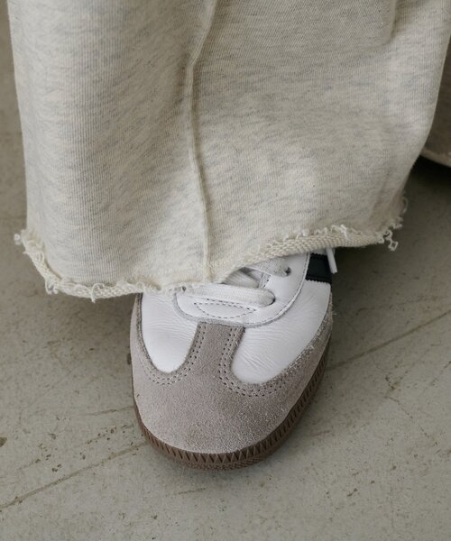 DISCOAT(ディスコート)の「【WEB限定】裏毛センタープレスワイドパンツ(その他パンツ・レディース・ライトベージュ/ライトグレー・SMALL/LARGE/MEDIUM)」の22枚目の写真