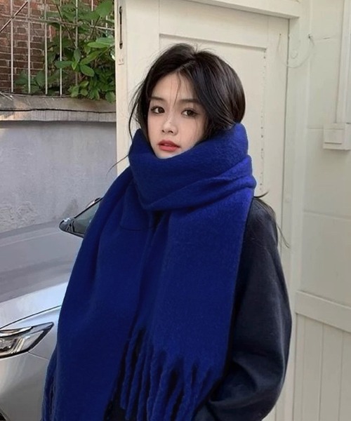 shopnikoniko(ショップニコニコ)の「マフラー 大判 フリンジ ボリュームマフラー(マフラー・レディース・ピンク/グリーン/ベージュ/ブルー/ライトブルー/ブラック/ホワイト・フリー)」の2枚目の写真