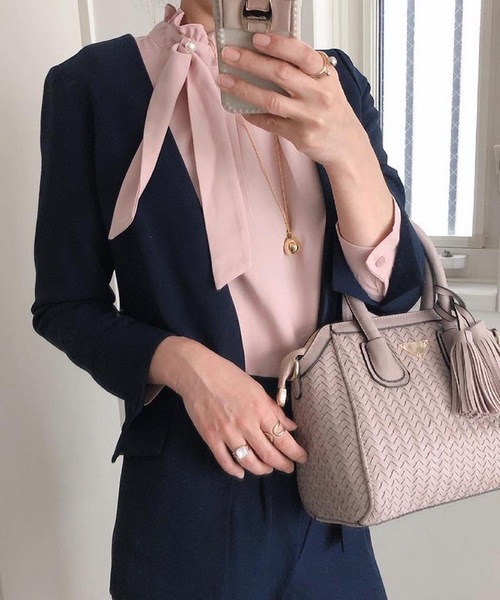 aquagarage（アクアガレージ）の「フリルスタンドカラーブラウス（シャツ/ブラウス・レディース・ピンク/ネイビー/ホワイト・M/L）」の11枚目の写真