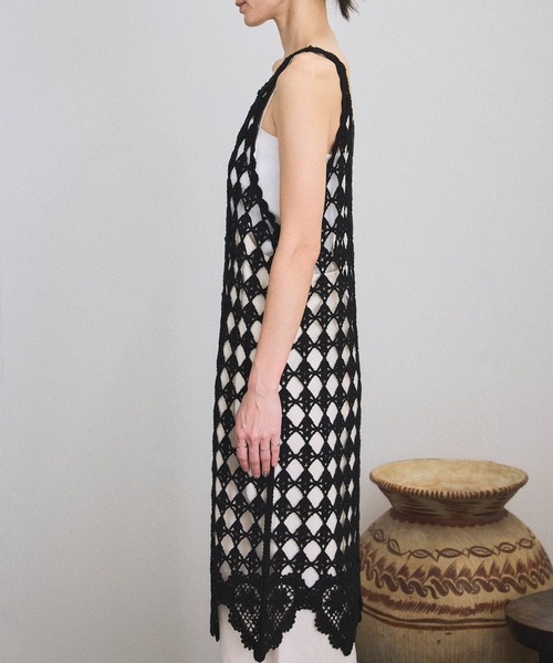 SALON adam et rope'（サロン アダム エ ロペ）の「クロシェニットワンピース（ワンピース・レディース・ブラック/キナリ・FREE）」の20枚目の写真