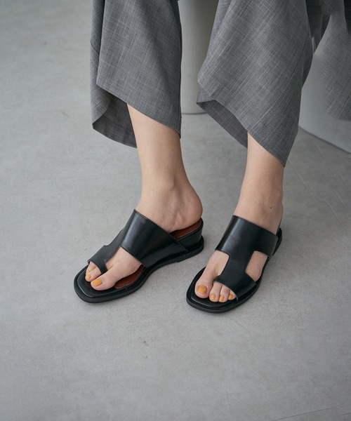 ROSE BUD(ローズバッド)の「(piu comoda)アシンメトリーウエッジサンダル(サンダル・レディース・ホワイト/ブラウン/ブラック・38/37)」の2枚目の写真