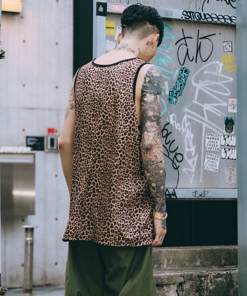 Subciety(サブサエティ)の「Patterned tank top(タンクトップ・メンズ・ブラック/マルチ/カモフラージュ/ベージュ・X-LARGE/LARGE/MEDIUM/SMALL)」の19枚目の写真