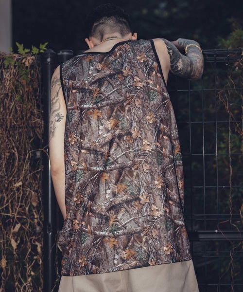 Subciety(サブサエティ)の「Patterned tank top(タンクトップ・メンズ・ブラック/マルチ/カモフラージュ/ベージュ・X-LARGE/LARGE/MEDIUM/SMALL)」の12枚目の写真
