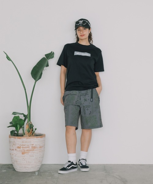 WILD THINGS（ワイルドシングス）の「WILD THINGS/ワイルドシングス BOX LOGO TEE クルーネック 半袖Tシャツ ボックスロゴ（Tシャツ/カットソー・メンズ・ホワイト/ブラック・M/L/XL）」の3枚目の写真