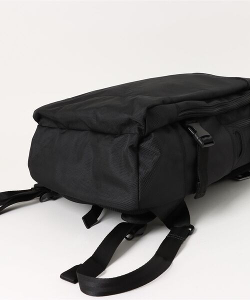 NEW ERA(ニューエラ)の「【NEW ERA/ニューエラ】SMART PACK スマートパック(バックパック/リュック・メンズ・ブラック・FREE)」の3枚目の写真