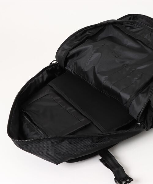 NEW ERA(ニューエラ)の「【NEW ERA/ニューエラ】SMART PACK スマートパック(バックパック/リュック・メンズ・ブラック・FREE)」の4枚目の写真