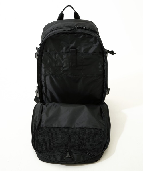 NEW ERA(ニューエラ)の「【NEW ERA/ニューエラ】SMART PACK スマートパック(バックパック/リュック・メンズ・ブラック・FREE)」の9枚目の写真