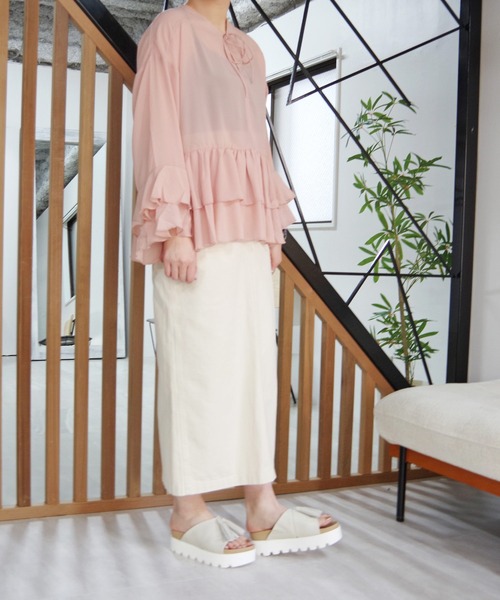 Minnetonka(ミネトンカ)の「MINNETONKA ミネトンカ / タッセルボリュームサンダル(サンダル・レディース・ホワイト/シルバー/ブラック・5/6/7/8/9)」の8枚目の写真