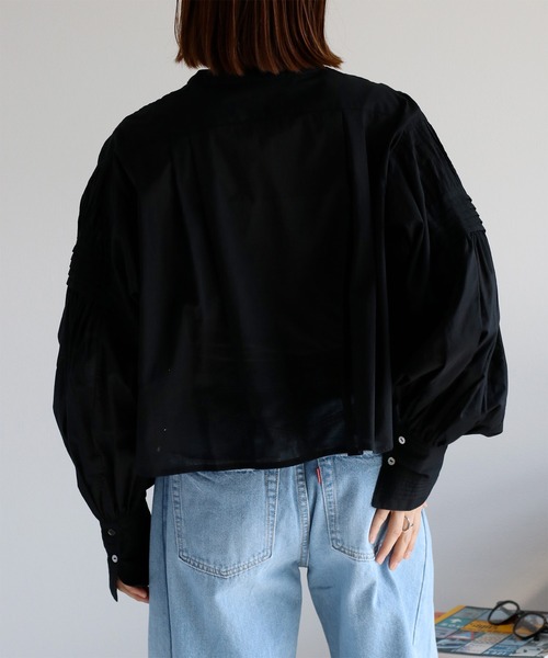 cepo（セポ）の「ピンタックショートブラウス（シャツ/ブラウス・レディース・オフホワイト/ベージュ/ブラック・M）」の17枚目の写真