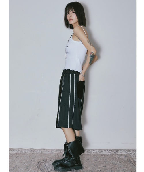 NIIER NOR(ニアノア)の「A'GEM/9 × .kom 『NIIER NOR/ニーアノア』 ROSE LACE JERSEY HALF PANTS/ローズレース ジャージパンツ(その他パンツ・レディース・ブラック・FREE)」の5枚目の写真