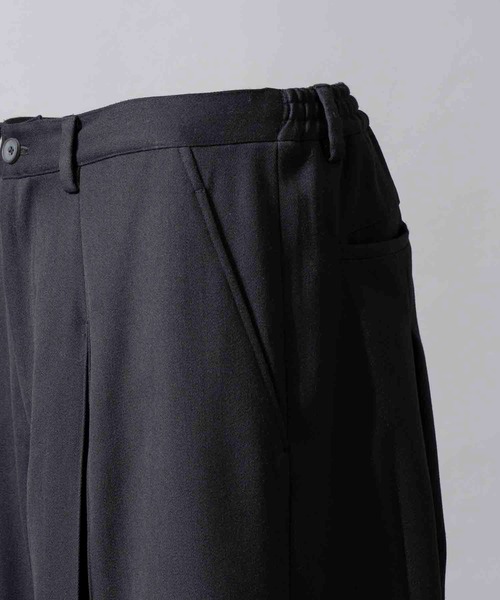MAISON SPECIAL(メゾンスペシャル)の「《UNISEX》Wool Mixed Double Cloth Box Tuck Pants/ウールミックスダブルクロスボックスタックワイドパンツ【MAISON SPECIAL/メゾンスペシャル】(スラックス・メンズ・パープル/グレイッシュベージュ/ブラック・1/0)」の7枚目の写真