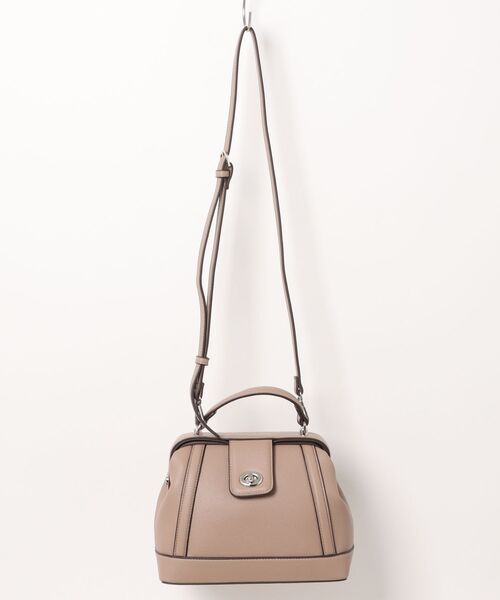 MIAN (ミアン)の「【MIAN】ツイストメタル 2way フラップミニボストン ショルダー付 フェイクレザー 2251-112-1(ショルダーバッグ・レディース・グレイッシュベージュ/ブラック/グレー・FREE)」の18枚目の写真