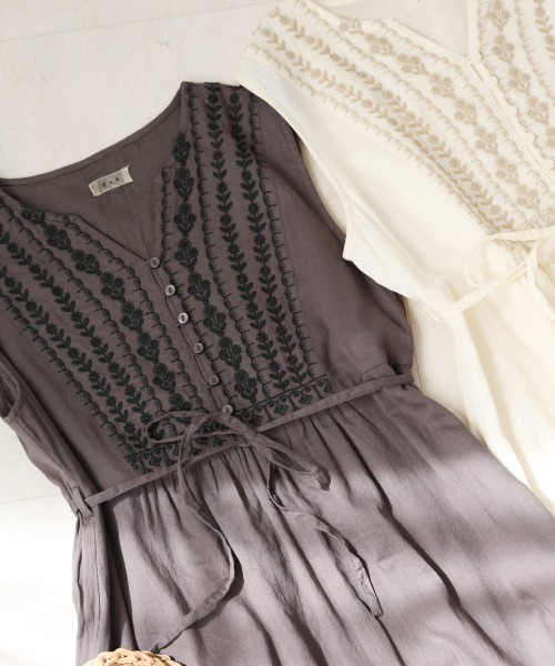 Bab(バブ)の「【S・Mサイズ展開】パネル刺繍ノースリワンピース(ワンピース・レディース・ダークブルー/チャコールグレー/アイボリー・M/S)」の15枚目の写真