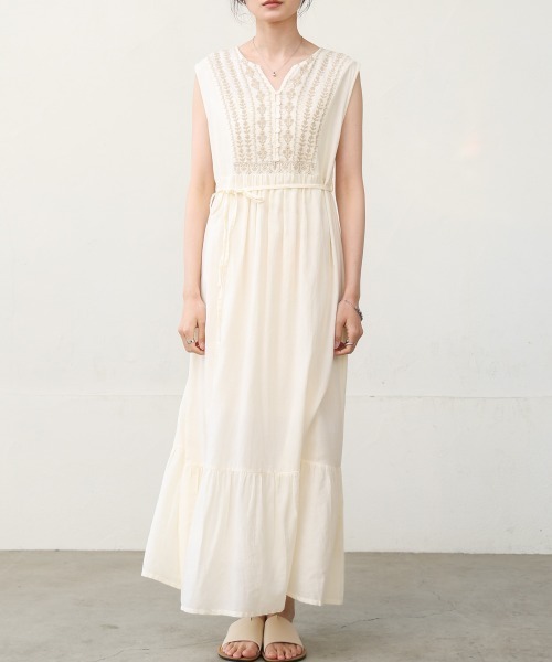 Bab(バブ)の「【S・Mサイズ展開】パネル刺繍ノースリワンピース(ワンピース・レディース・ダークブルー/チャコールグレー/アイボリー・M/S)」の20枚目の写真