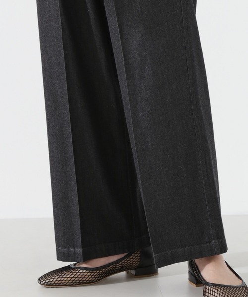 NANO universe（ナノユニバース）の「ライトデニムドロストセンタープレスパンツ(セットアップ可)（デニムパンツ・レディース・ネイビー/ブラック/ブルー・FREE）」の9枚目の写真