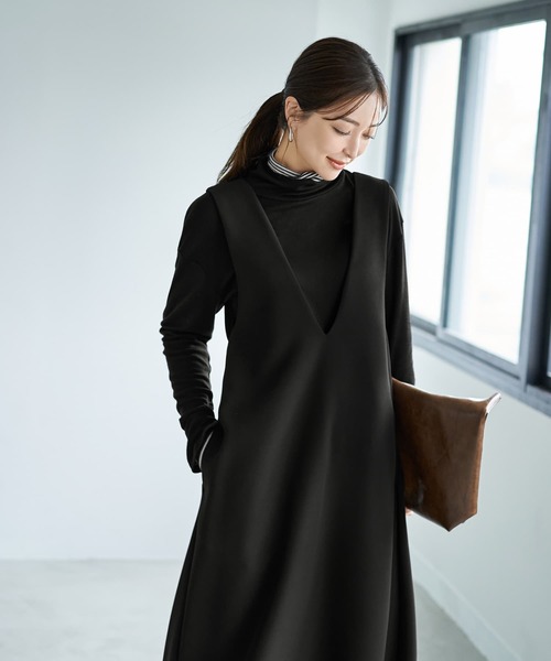 STYLE DELI(スタイルデリ)の「【LUXE】AラインフロントVジャンパースカート(ワンピース・レディース・ブルー/ブラック・1/2)」の14枚目の写真