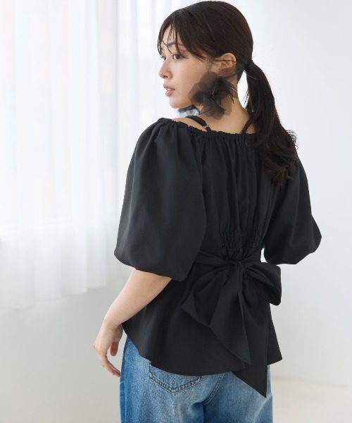 AND COUTURE(アンドクチュール)の「バックリボンペプラムブラウス(シャツ/ブラウス・レディース・ブラック/オフホワイト・FREE)」の20枚目の写真