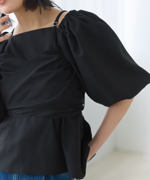AND COUTURE(アンドクチュール)の「バックリボンペプラムブラウス(シャツ/ブラウス・レディース・ブラック/オフホワイト・FREE)」の5枚目の写真