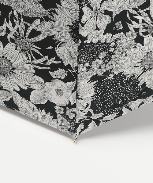 BLUELANE(ブルーレーン)の「<BLUELANE>フラワー 晴雨兼用 折りたたみ傘(折りたたみ傘・レディース・ブラック・FREE)」の5枚目の写真