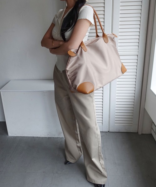 unnu（ユヌ）の「ナイロンラージボストン トラベルバッグ（ボストンバッグ・レディース・ブラック/ブラウン/ネイビー/ベージュ・F）」の6枚目の写真