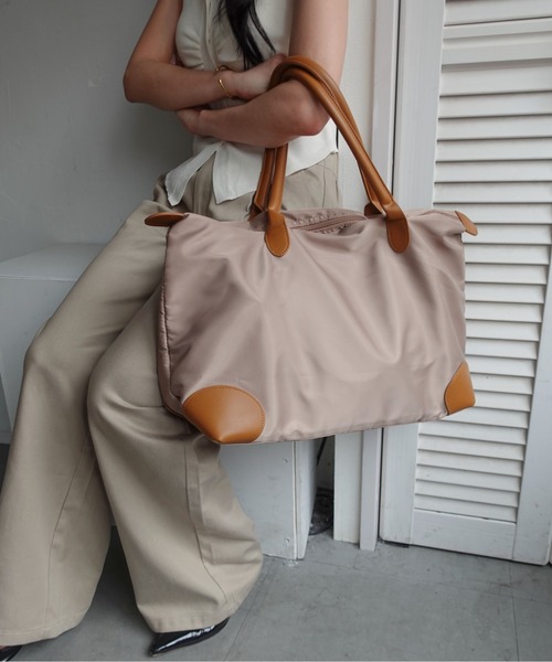 unnu（ユヌ）の「ナイロンラージボストン トラベルバッグ（ボストンバッグ・レディース・ブラック/ブラウン/ネイビー/ベージュ・F）」の8枚目の写真