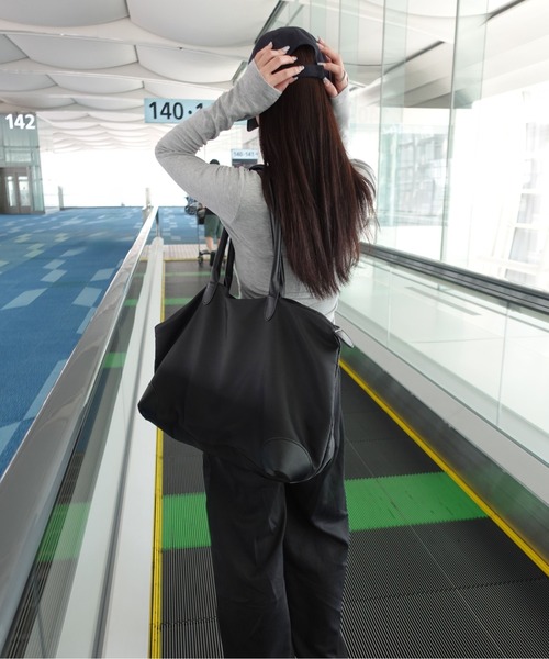 unnu（ユヌ）の「ナイロンラージボストン トラベルバッグ（ボストンバッグ・レディース・ブラック/ブラウン/ネイビー/ベージュ・F）」の17枚目の写真