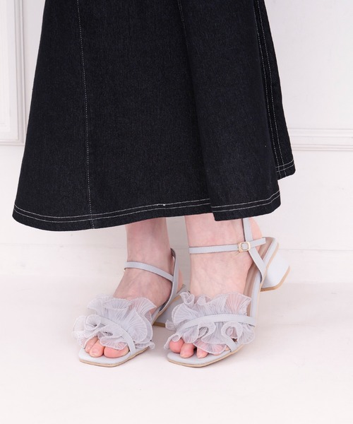 apres jour(アプレジュール)の「シアーフリルサンダル(サンダル・レディース・ブラック/オフホワイト/グレー・X-LARGE/LARGE/MEDIUM/SMALL)」の4枚目の写真