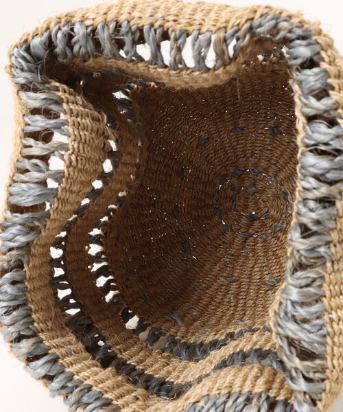 PAR ICI（パーリッシィ）の「サイザル 透かし編み3段カゴバッグ（かごバッグ・レディース・オレンジ/グレー・FREE）」の5枚目の写真