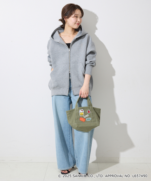 SLOBE IENA(スローブイエナ)の「《WEB限定/追加2》Hello Kitty ワッペンランチトートバック(クラッチバッグ・レディース・レッド/カーキ・FREE)」の3枚目の写真