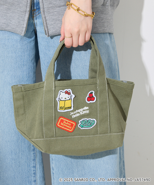 SLOBE IENA(スローブイエナ)の「《WEB限定/追加2》Hello Kitty ワッペンランチトートバック(クラッチバッグ・レディース・レッド/カーキ・FREE)」の5枚目の写真