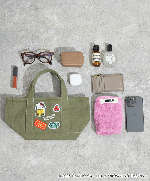 SLOBE IENA(スローブイエナ)の「《WEB限定/追加2》Hello Kitty ワッペンランチトートバック(クラッチバッグ・レディース・レッド/カーキ・FREE)」の7枚目の写真