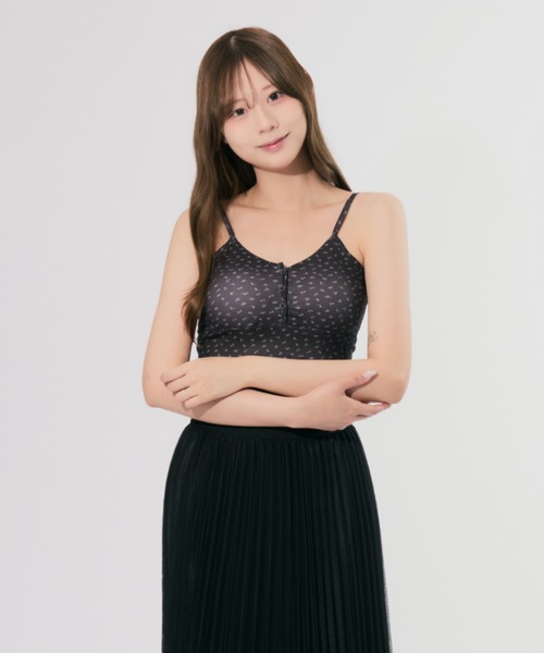 ALLuRing ChaRm(アリュリングチャーム)の「Floral Camisole / 花柄キャミソール 小花柄 カップ付(キャミソール・レディース・アイボリー/ブラック/ホワイト・FREE)」の9枚目の写真