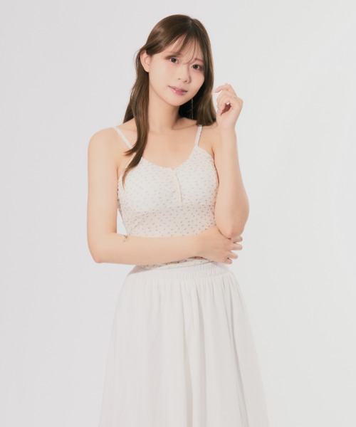 ALLuRing ChaRm(アリュリングチャーム)の「Floral Camisole / 花柄キャミソール 小花柄 カップ付(キャミソール・レディース・アイボリー/ブラック/ホワイト・FREE)」の13枚目の写真