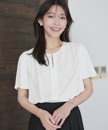 ノーカラーブラウス