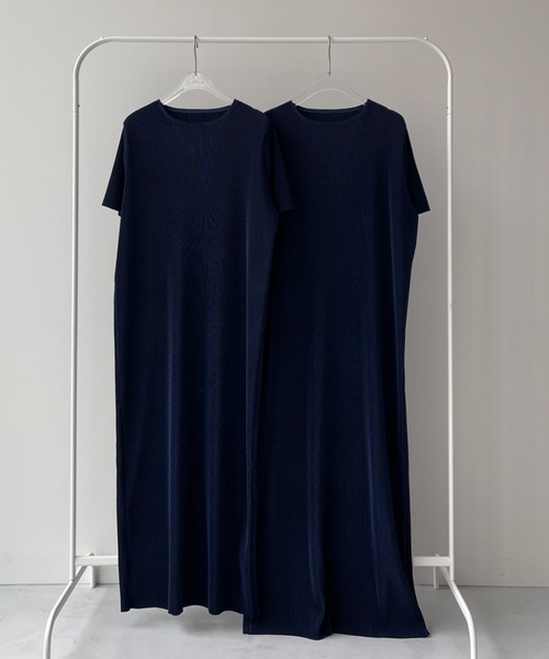 wee9s（ウィークス）の「【セルフカット可能】daily daily super stretch crew neck pleats one piece / デイリーデイリースーパーストレッチクルーネックプリーツワンピース[半袖]（ワンピース・レディース・ブラック/ネイビー/ブルー/チェリーレッド/アッシュグレー/ライトブルー/アイボリー・FREE/LONG）」の13枚目の写真