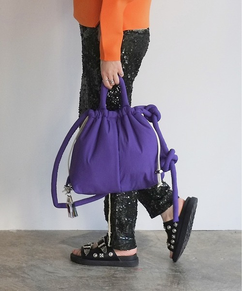 Magine（マージン）の「cheek チーク puff kinchaku 2WAY tote パフ巾着2WAYショルダーバッグ（ショルダーバッグ・レディース・ブラック/グレー/パープル/イエロー・FREE）」の3枚目の写真