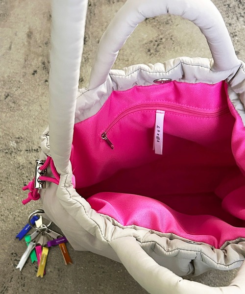 Magine（マージン）の「cheek チーク puff kinchaku 2WAY tote パフ巾着2WAYショルダーバッグ（ショルダーバッグ・レディース・ブラック/グレー/パープル/イエロー・FREE）」の22枚目の写真