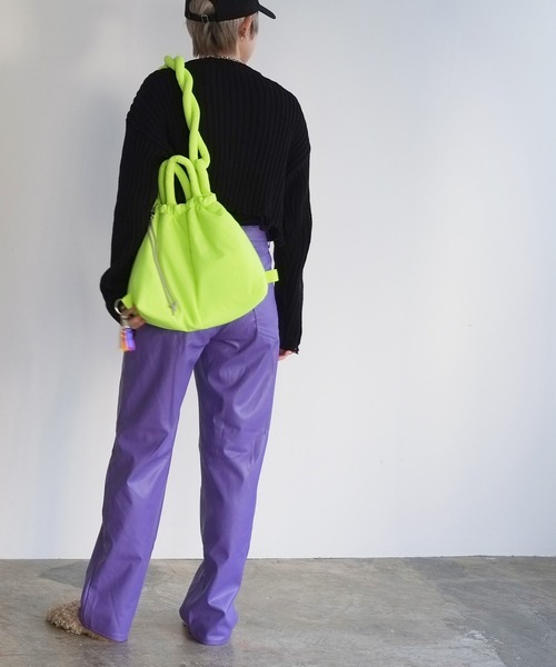 Magine（マージン）の「cheek チーク puff kinchaku 2WAY tote パフ巾着2WAYショルダーバッグ（ショルダーバッグ・レディース・ブラック/グレー/パープル/イエロー・FREE）」の11枚目の写真