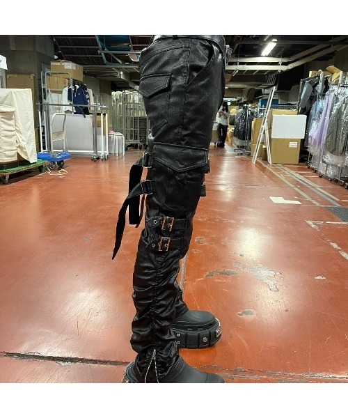 PSYNYXX(プシュニクス)の「コーティングベルトカーゴパンツ(カーゴパンツ・メンズ・ブラック・FREE)」の5枚目の写真