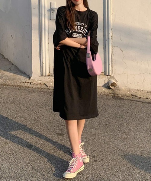 maison de LATIR(メゾンドラティール)の「大人カジュアルで春 夏から着こなせるロゴワンピース(ワンピース・レディース・グレー/ブラック/ホワイト・FREE)」の1枚目の写真