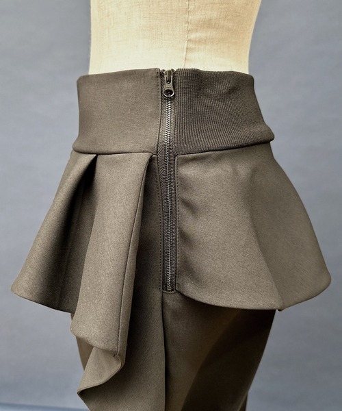 Ranerrh（ラネリ）の「ダブルクロスフリルパンツ【喪服・礼服】【入卒式・結婚式】【セットアップ展開有】【オフィス/ビジネス/デイリーにも使える】【秋冬用】（スーツパンツ・レディース・ブラック・38/40）」の12枚目の写真