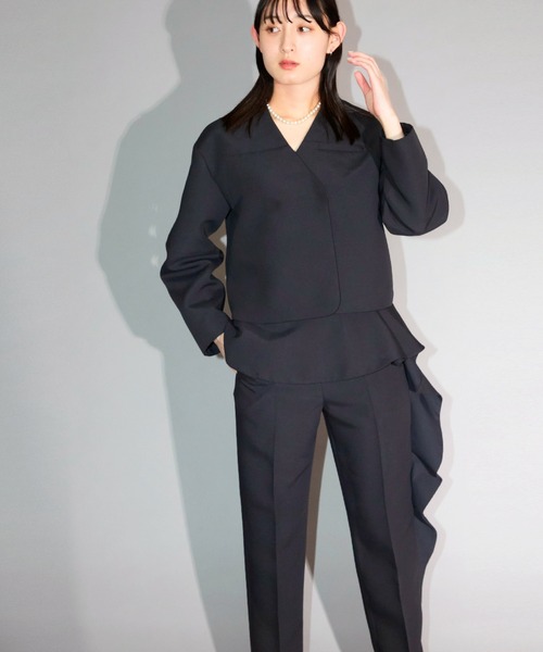 Ranerrh（ラネリ）の「ダブルクロスフリルパンツ【喪服・礼服】【入卒式・結婚式】【セットアップ展開有】【オフィス/ビジネス/デイリーにも使える】【秋冬用】（スーツパンツ・レディース・ブラック・38/40）」の7枚目の写真
