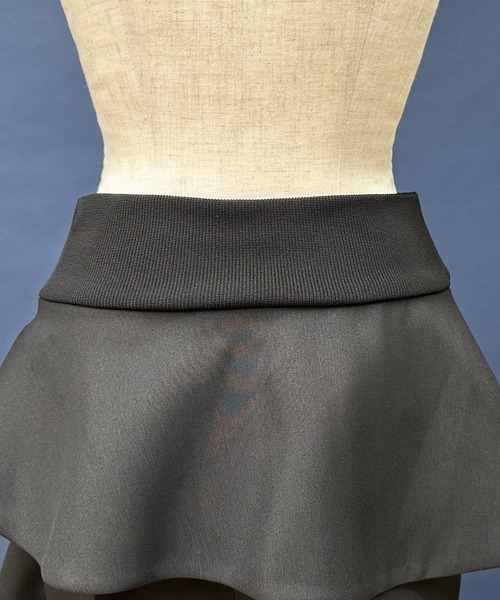 Ranerrh（ラネリ）の「ダブルクロスフリルパンツ【喪服・礼服】【入卒式・結婚式】【セットアップ展開有】【オフィス/ビジネス/デイリーにも使える】【秋冬用】（スーツパンツ・レディース・ブラック・38/40）」の10枚目の写真