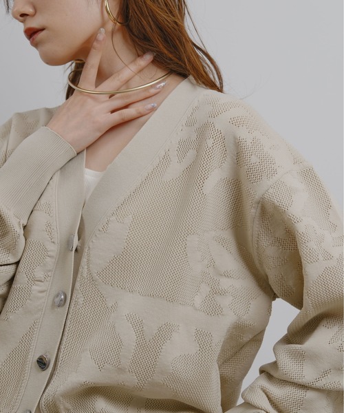 palm RICHE(ポームリシュ)の「ジャガード編みニットカーディガン(カーディガン/ボレロ・レディース・レッド/ブラック/グレイッシュベージュ・M)」の13枚目の写真