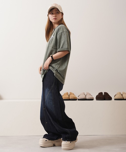 1111clothing（ワンフォークロージング）の「ワンウォッシュ バレルレッグ デニム ジーンズ / One-washed Barrel Leg Denim Jeans（デニムパンツ・メンズ・ネイビー・S/M/L/XL）」の10枚目の写真