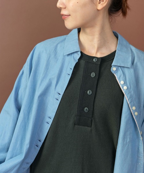 PAR ICI（パーリッシィ）の「スウェーデン軍 針抜きフライス ヘンリーネックプルオーバー（Tシャツ/カットソー・レディース・チャコールグレー/アイボリー・FREE）」の5枚目の写真