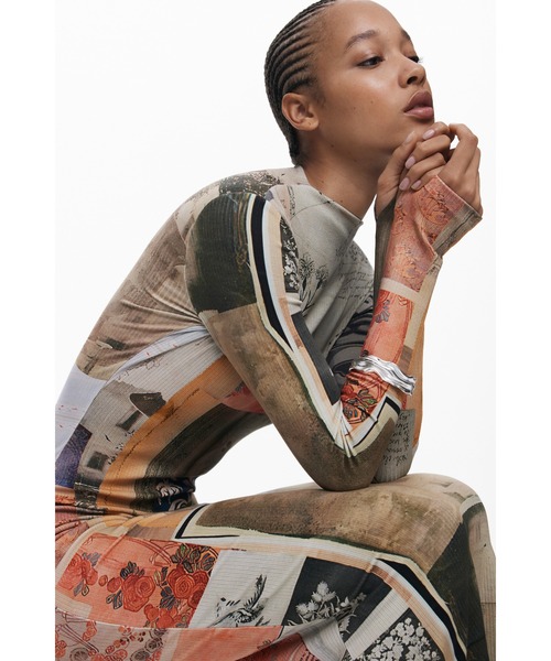 Desigual（デシグアル）の「コラージュプリントタートルネックミディドレス（ワンピース・レディース・マルチ・S/M/L/XS/XL）」の2枚目の写真